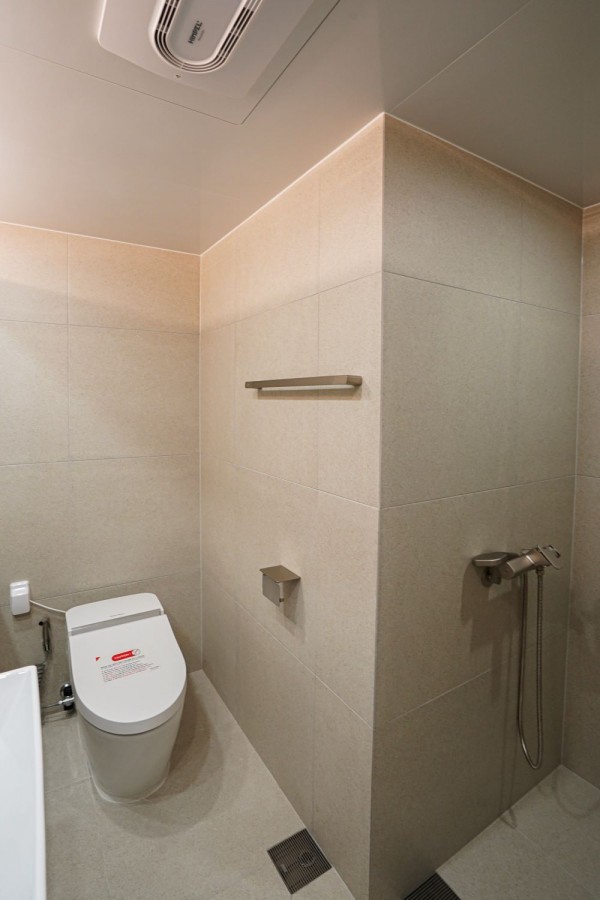 14e8eee77400deba2f5a3d7ae2844530_1760671